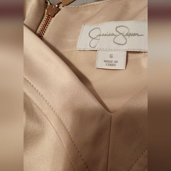 Jessica Simpson Champagne Sheath Dress — Rose Gold Zipper, Elegant Fit, Size 6 - Picture 6 of 6
